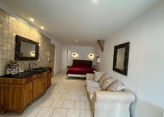 Villa Location Saisonniere Jusqu'a 13 Personnes Compolibat