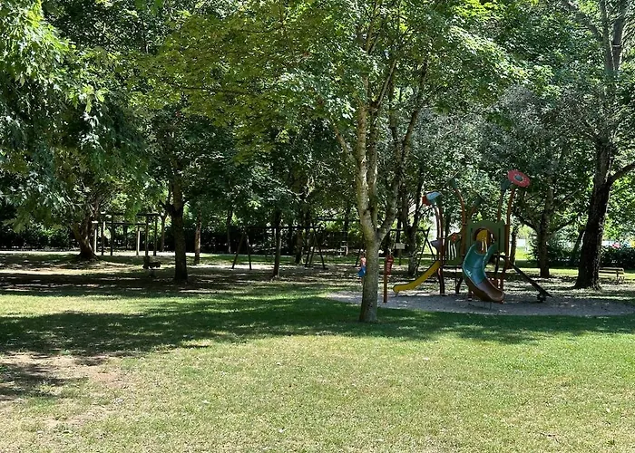 Location Saisonniere Jusqu'a 13 Personnes Villa *